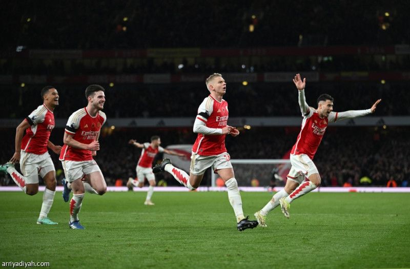 أرسنال يضغط على سيتي بثلاثية بيرنلي