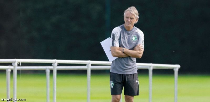 مانشيني يستبعد الغنام والبريكان والحمدان