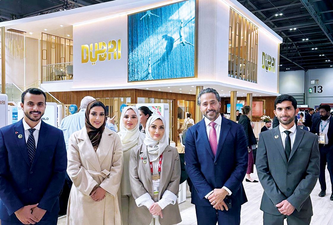 شرطة دبي تستعرض خدماتها السياحية في سوق السفر العالمي بلندن