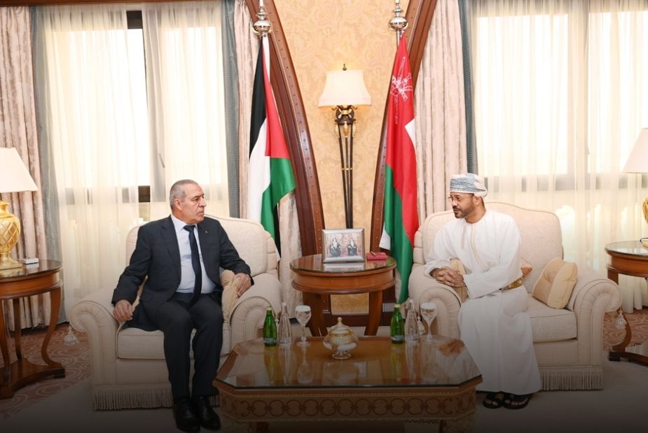 وزير الخارجية يعقد لقاءين مع مسؤولَين فلسطيني وموريتاني