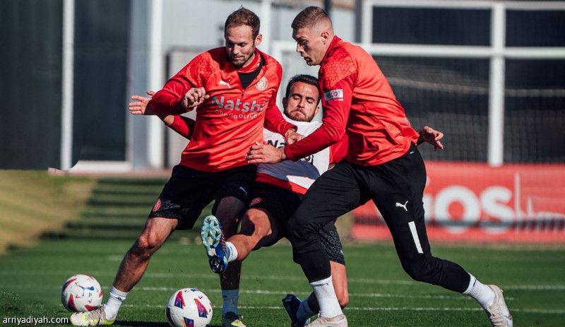 جيرونا يبحث عن تعزيز القمة