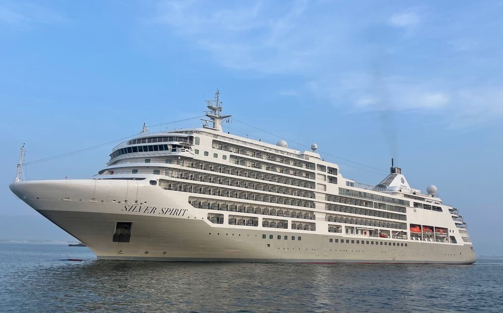 ميناء صلالة يستقبل سفينة سياحيّة