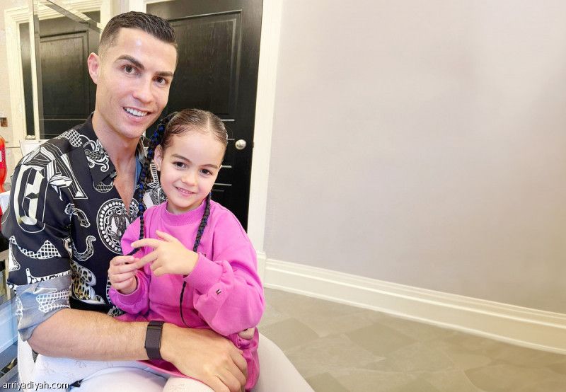 كاسترو .. يكتفي بالشباب