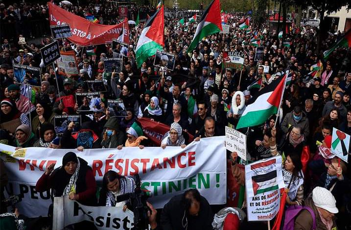 الآلاف من المواطنين الفرنسيين يشاركون في مسيرات حاشدة لدعم الشعب الفلسطيني والمطالبة بوقف فوري لإطلاق النار في غزة