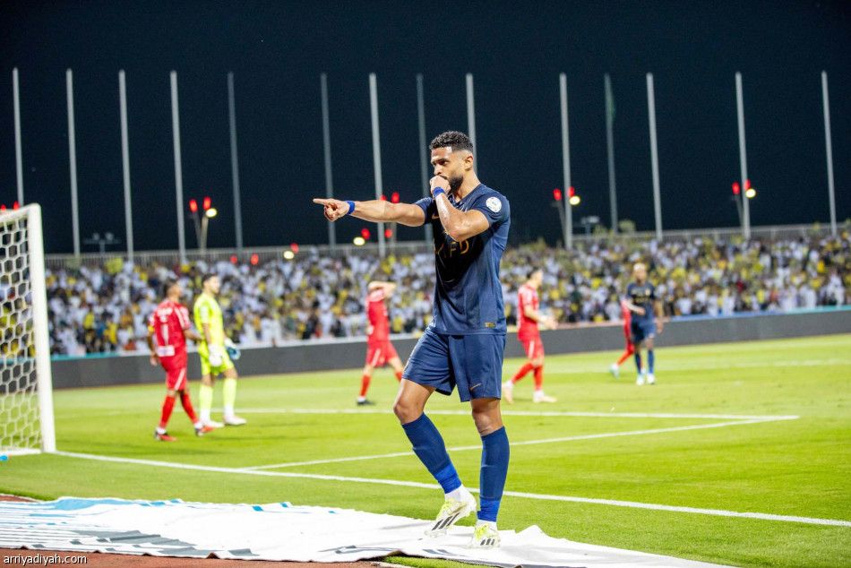 ركلة تيليس تعيده 4 أعوام