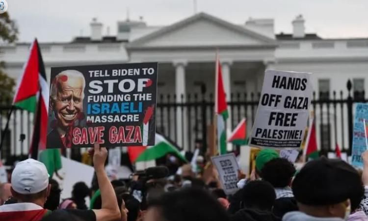 مظاهرات أمام منزل الرئيس الأمريكي للمطالبة بوقف إطلاق النار في غزة
