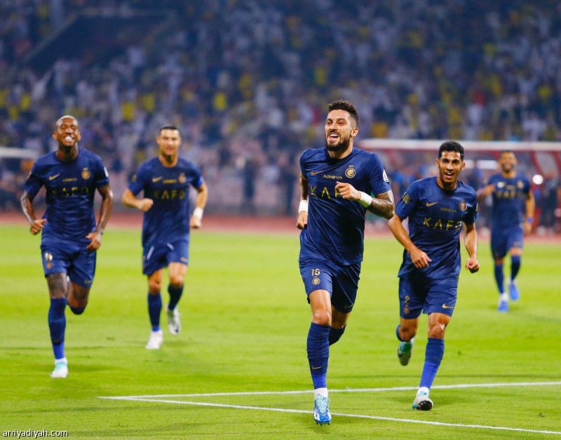 ركلة تيليس تعيده 4 أعوام