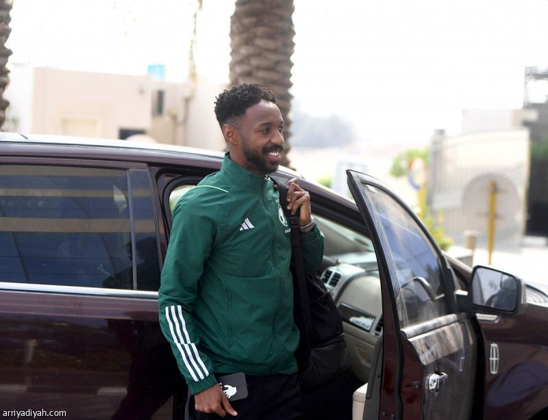 مانشيني يغير مواعيد الخمسة