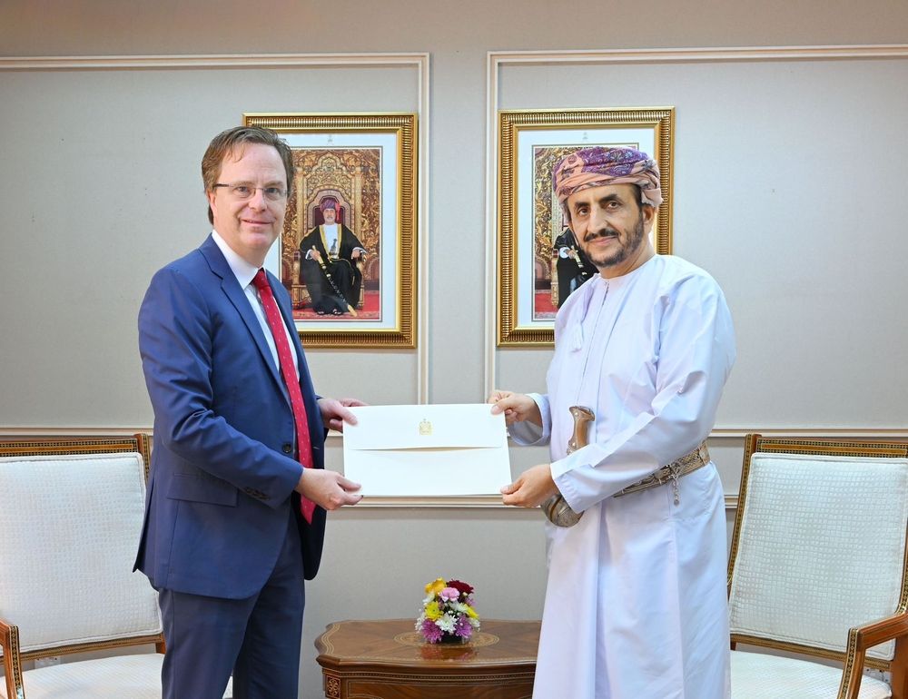 وكيل وزارة الخارجية للشؤون السياسية يتسلم أوراق اعتماد السفير الكندي