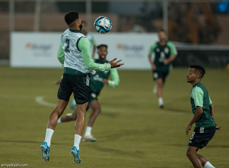 الأخضر يناور..وتمبكتي يغيب