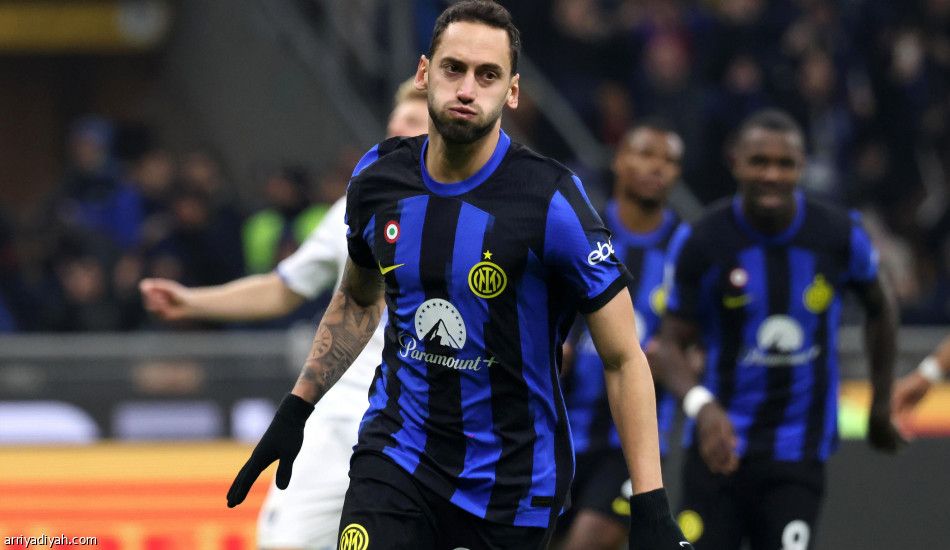 إنتر يسترد الصدارة بثنائية فروسينوني