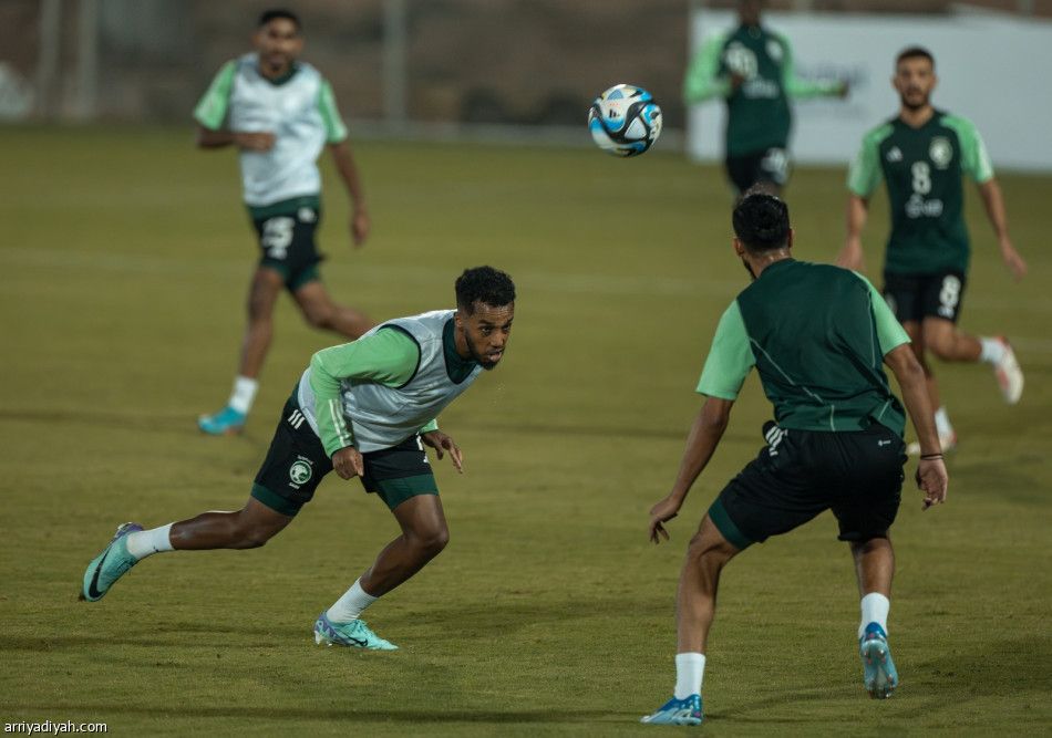 الأخضر يناور..وتمبكتي يغيب