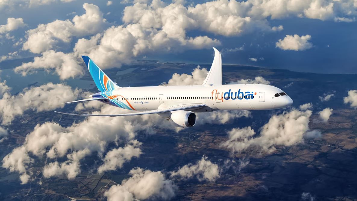 فلاي دبي توقع صفقة طلبية طائرات بقيمة 11 مليار دولار لشراء 30 طائرة بوينغ 787 دريم لاينر