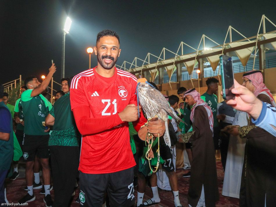 مانشيني يغير مواعيد الخمسة