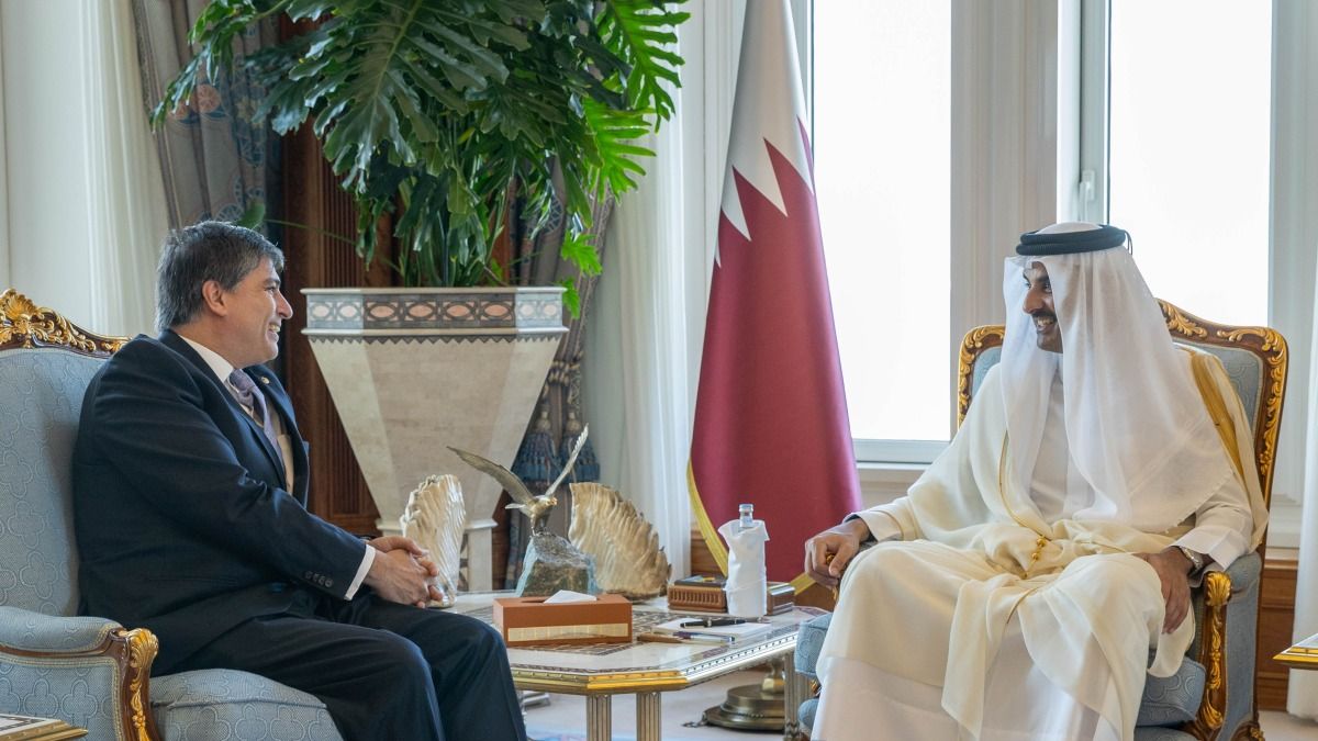 سمو الأمير يتسلم أوراق اعتماد ستة سفراء جدد لدى الدولة