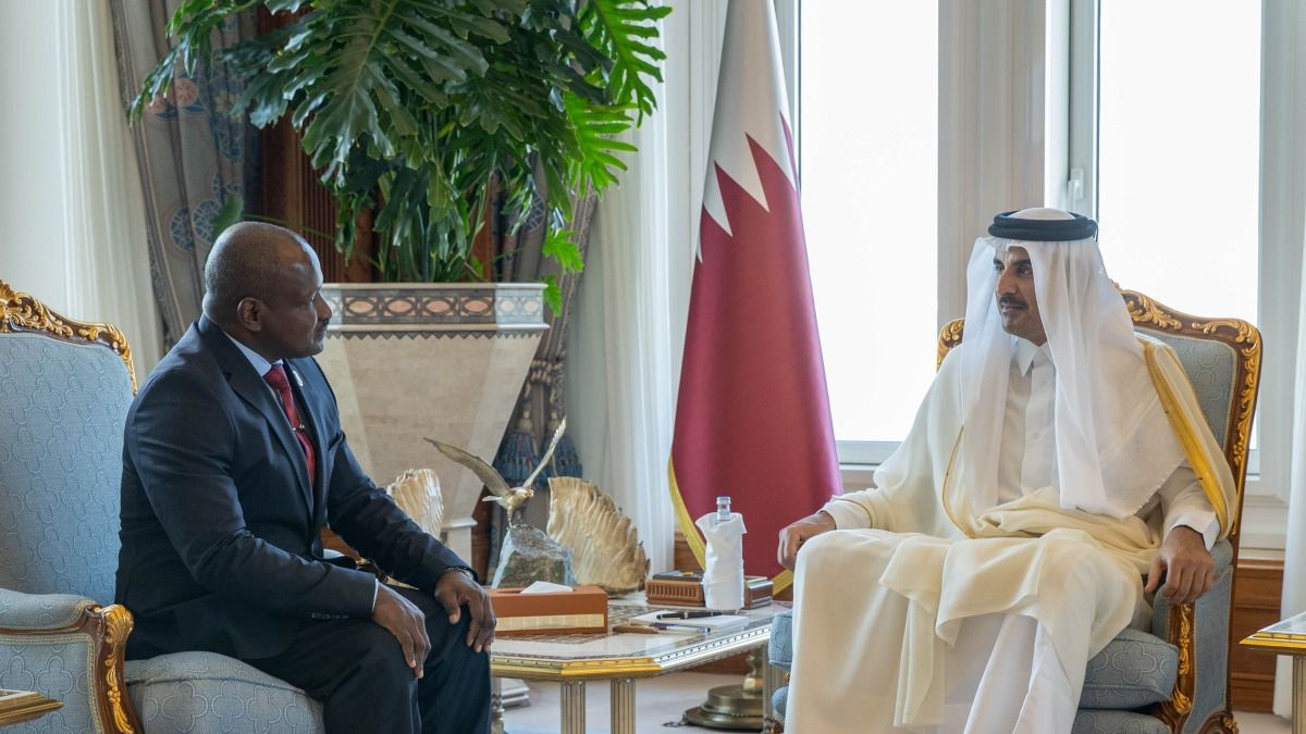 سمو الأمير يتسلم أوراق اعتماد ستة سفراء جدد لدى الدولة