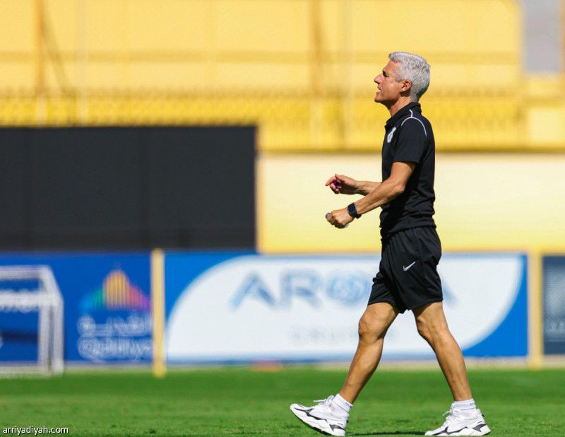 كاسترو يستهدف 6 صاعدين