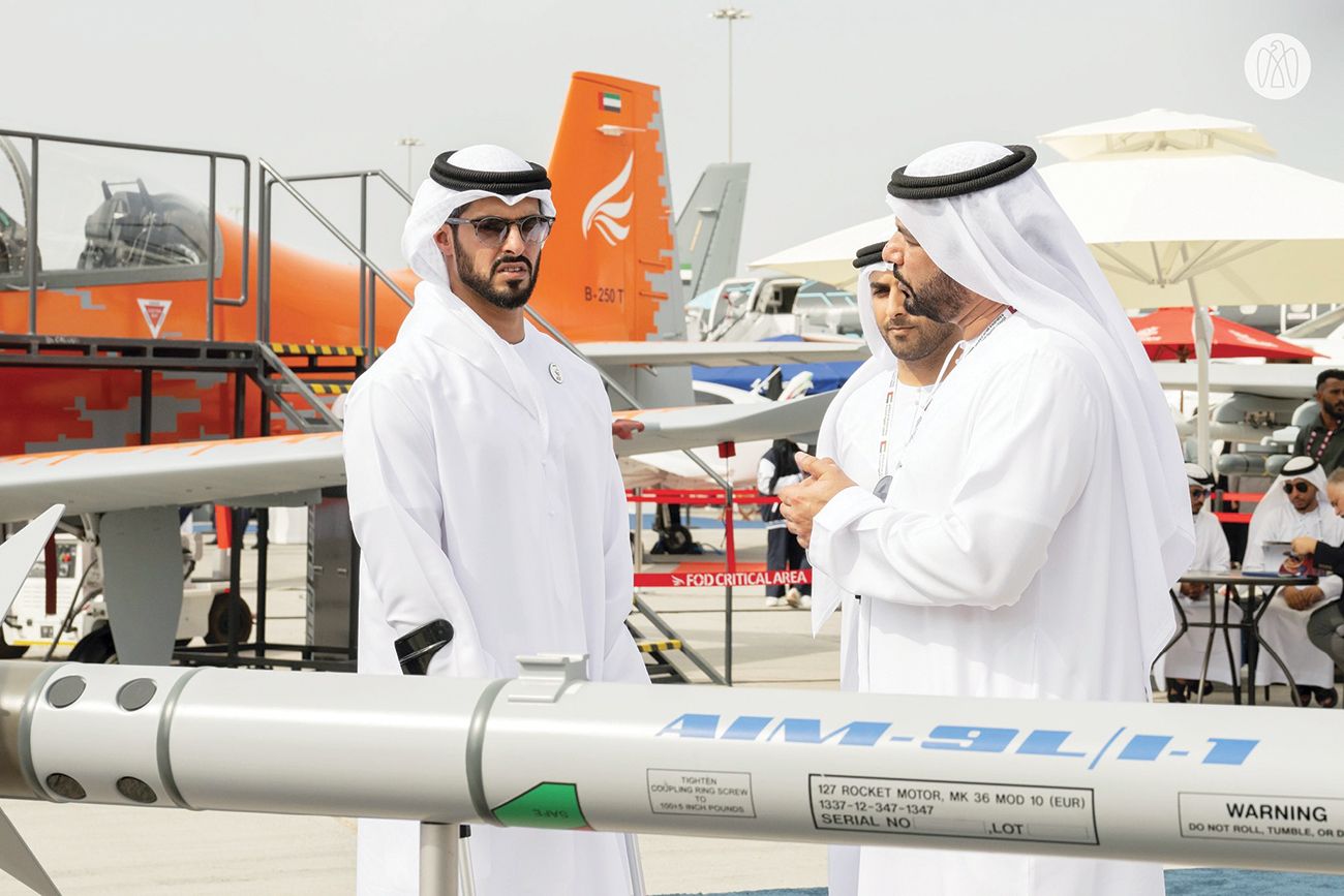 زايد بن حمدان بن زايد يطلع على أحدث ابتكارات الشركات الوطنية بمعرض دبي للطيران