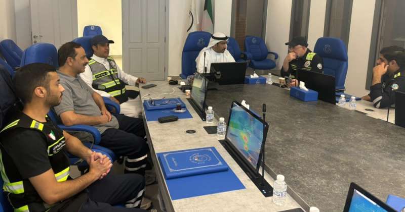 الرشيدي يتابع مع مسؤولي «الأشغال» مستجدات الحالة المطرية