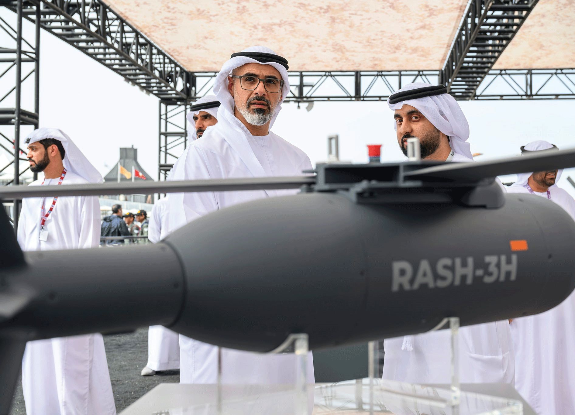 خالد بن محمد بن زايد يزور «دبي للطيران» ويطَّلع على أحدث ابتكارات الشركات المحلية والإقليمية