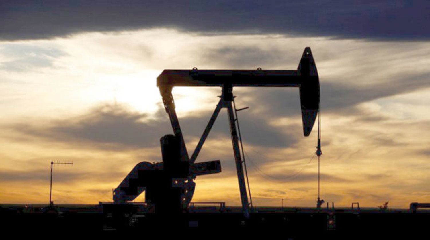 النفط يستقر وسط علامات على انحسار التوتر بالشرق الأوسط وتوقعات بزيادة الطلب