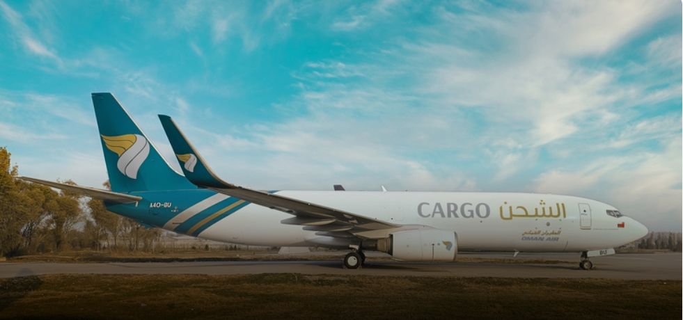 الطيران العُماني يستلم أول طائرة مخصصة للشحن الجوي في أسطوله