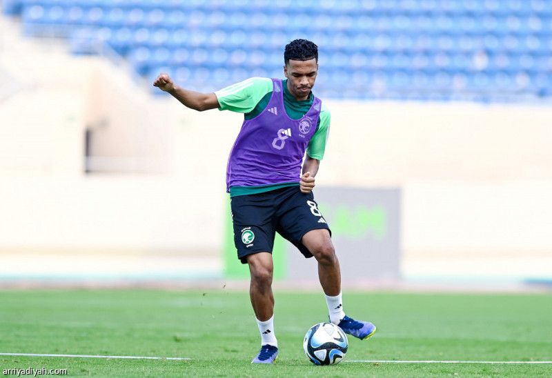 الشهري يستدعي باحسين