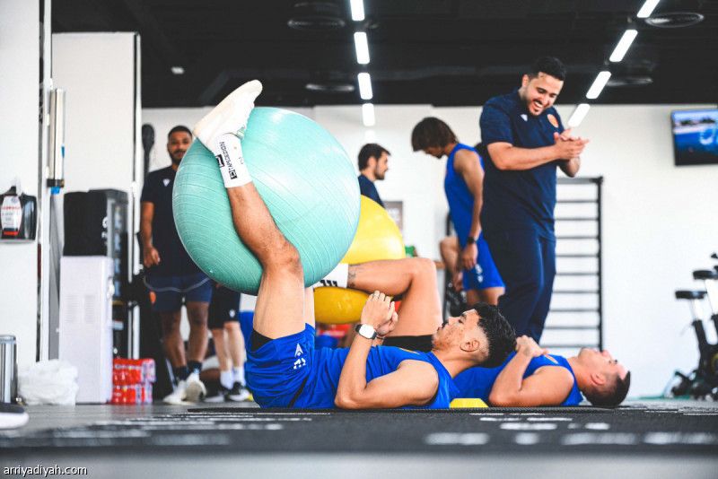 جونزاليس وباور يكتفيان بالتأهيل