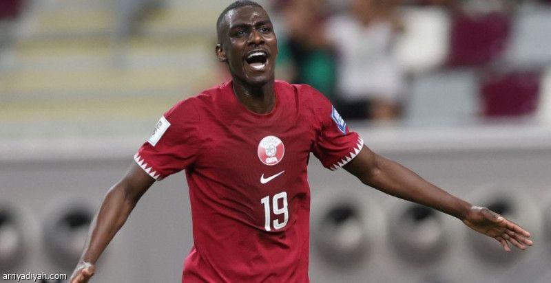 «سوبر هاتريك» المعز يقود قطر إلى اكتساح أفغانستان