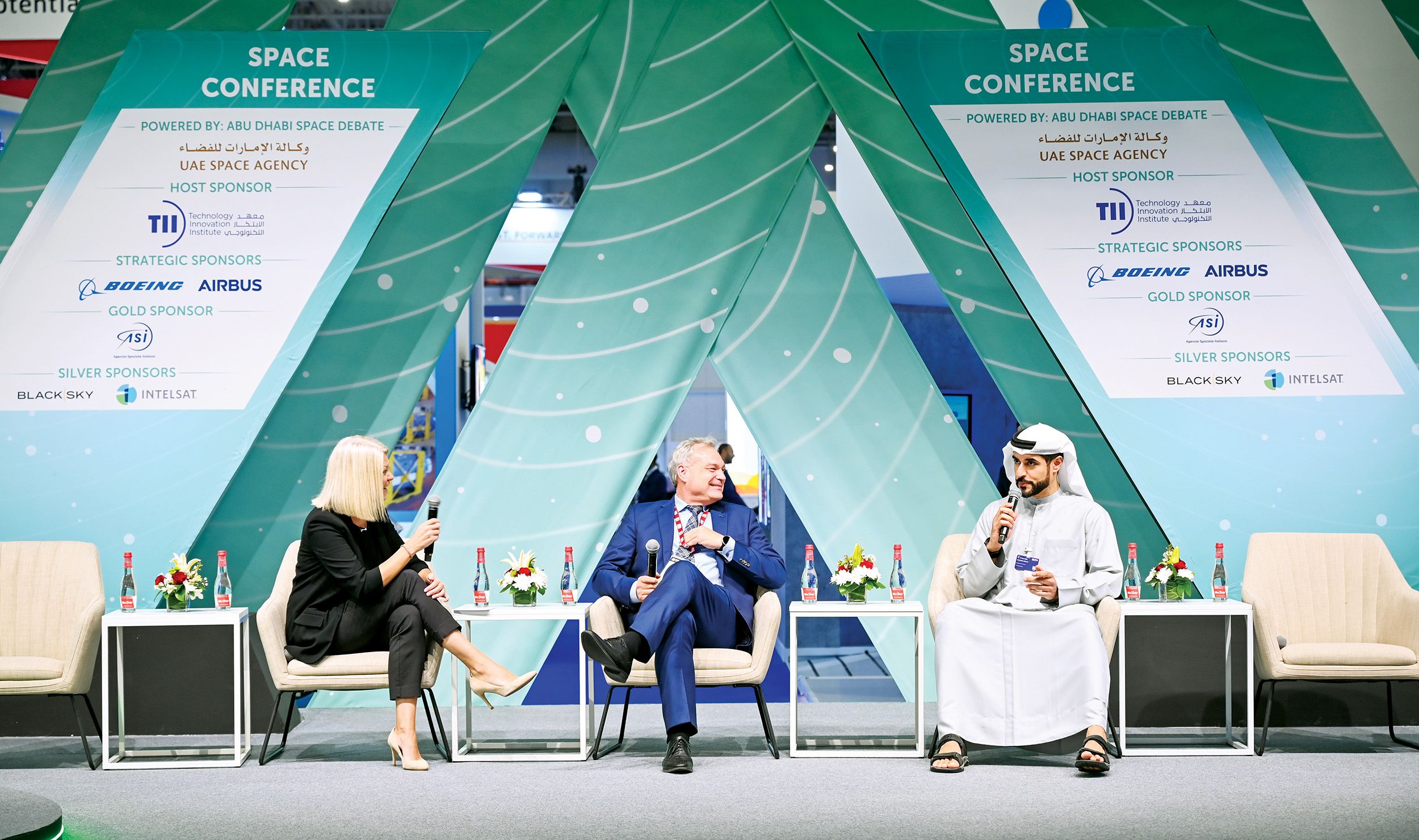 وكالة الإمارات للفضاء تعرض رؤيتها للنهوض بالقطاع