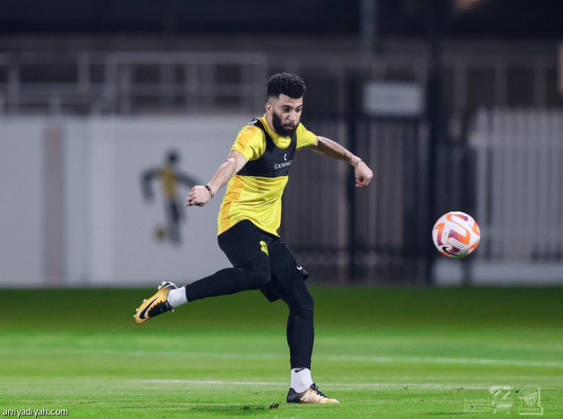 4 اتحاديين دون إجازة