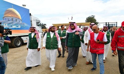 سفير السعودية بالقاهرة يشكر مصر لحسن تنظيم استقبال المساعدات المقدمة إلى الشعب الفلسطيني