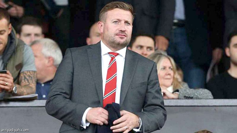 بعد خدمة 16 عاما.. رئيس «مانشستر» يغادر