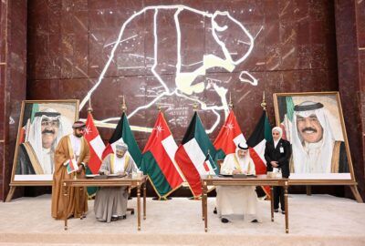 وزير الخارجية ونظيره الكويتي يوقعان على مذكرتي تفاهم