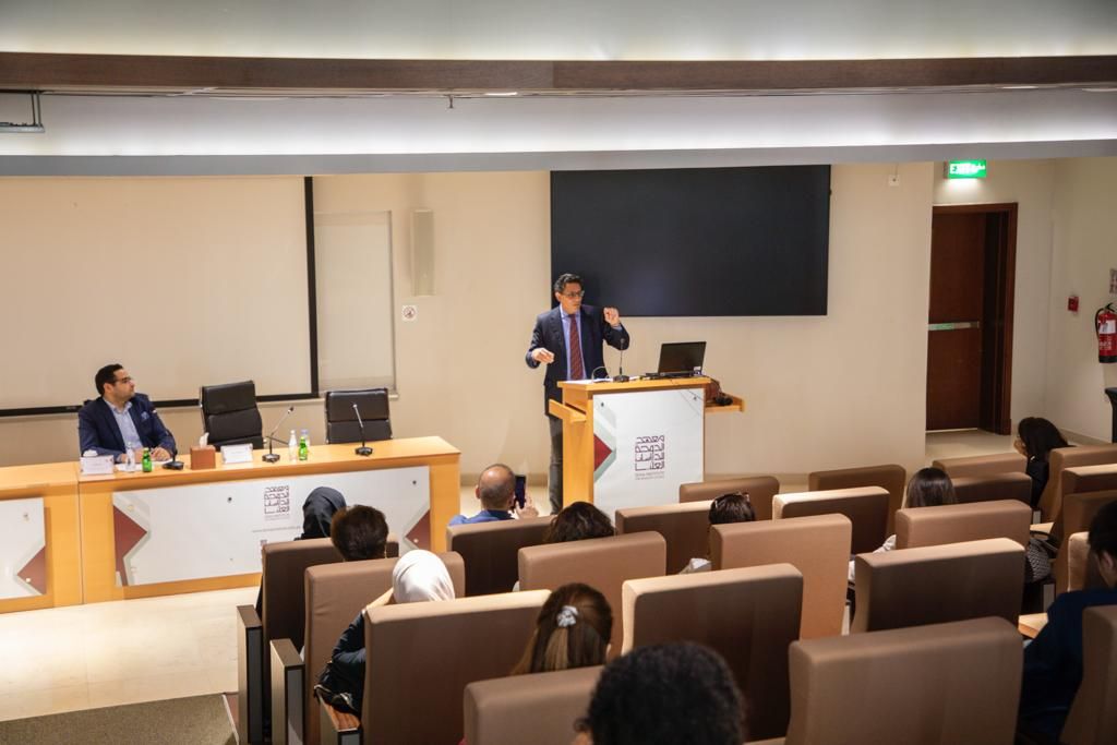 عقد محاضرة حول المفهوم الأمريكي للإرهاب وقضية فلسطين