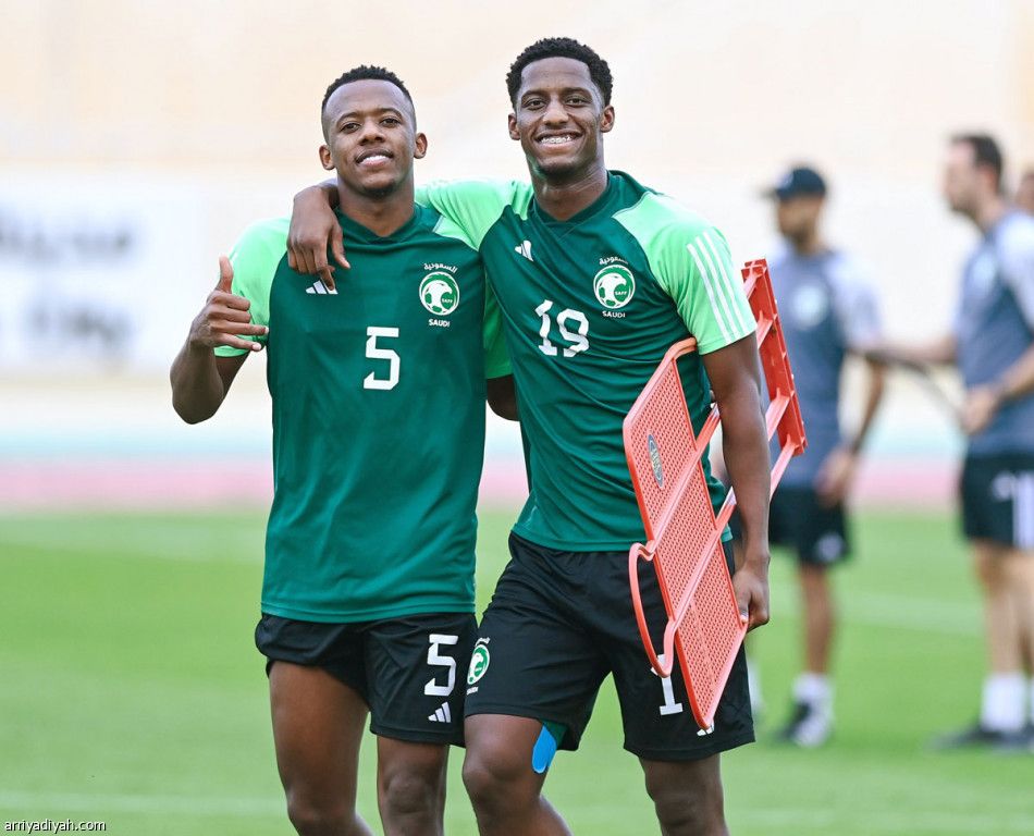 الشهري يرفض تعليق التدريبات