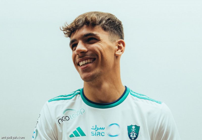 فيجا: الكرة السعودية مذهلة.. وسأتعلم في الأهلي