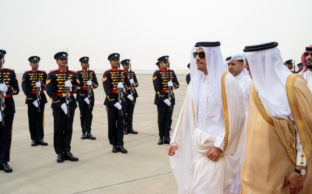 رئيس مجلس الوزراء وزير الخارجية يصل المنامة