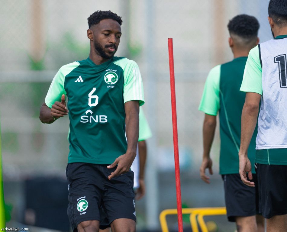 هندي يلتحق بمعسكر الأخضر