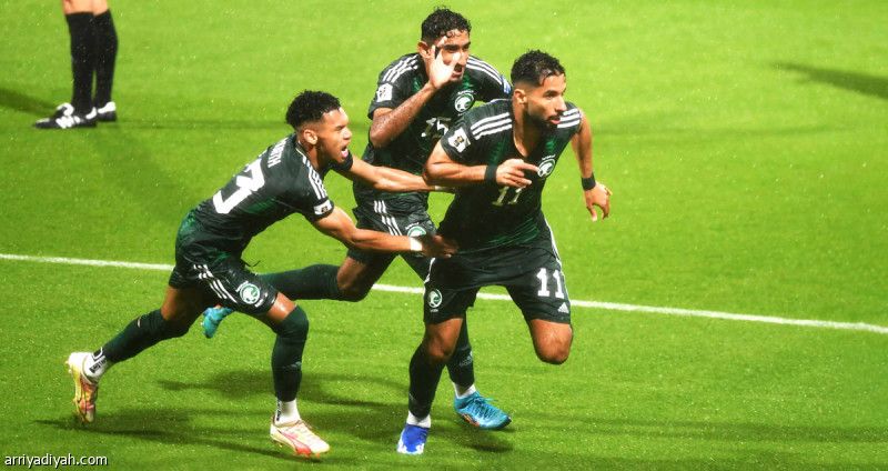 الأخضر.. أربعة