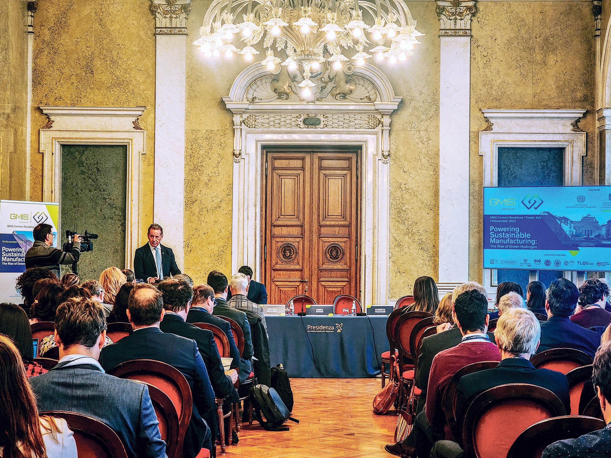 القمة العالمية للصناعة والتصنيع تنظم جولة ترويجية في إيطاليا