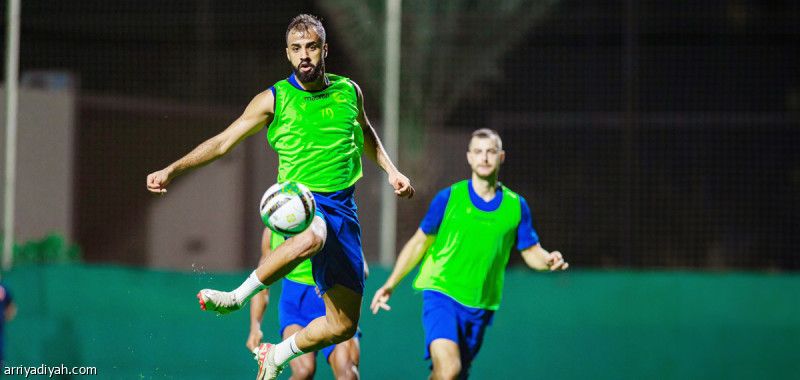 القادسية يبدأ مواجهات المعسكر