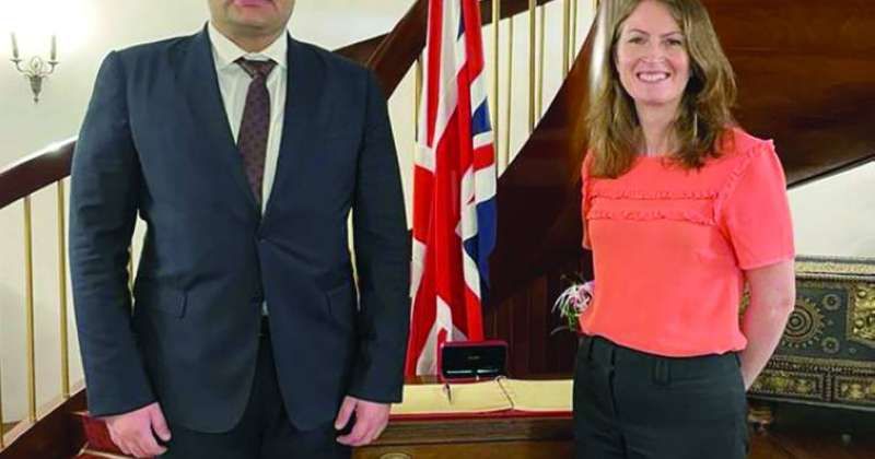 سفير أنتيغوا وباربودا يلتقي عدداً من السفراء في الكويت