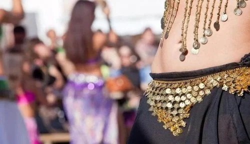 وصلة رقص فاضحة جداً لـ إبتسام تسكت لحبيبها ومتابع :مسحتي صافيناز وفيفي ..اتفرج