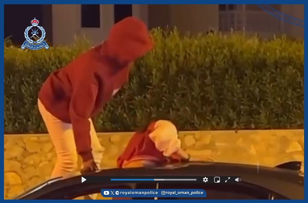 بعد تداول مقطع فيديو .. الشرطة تستوقف شخصين بتهمة الإخلال بالآداب العامة