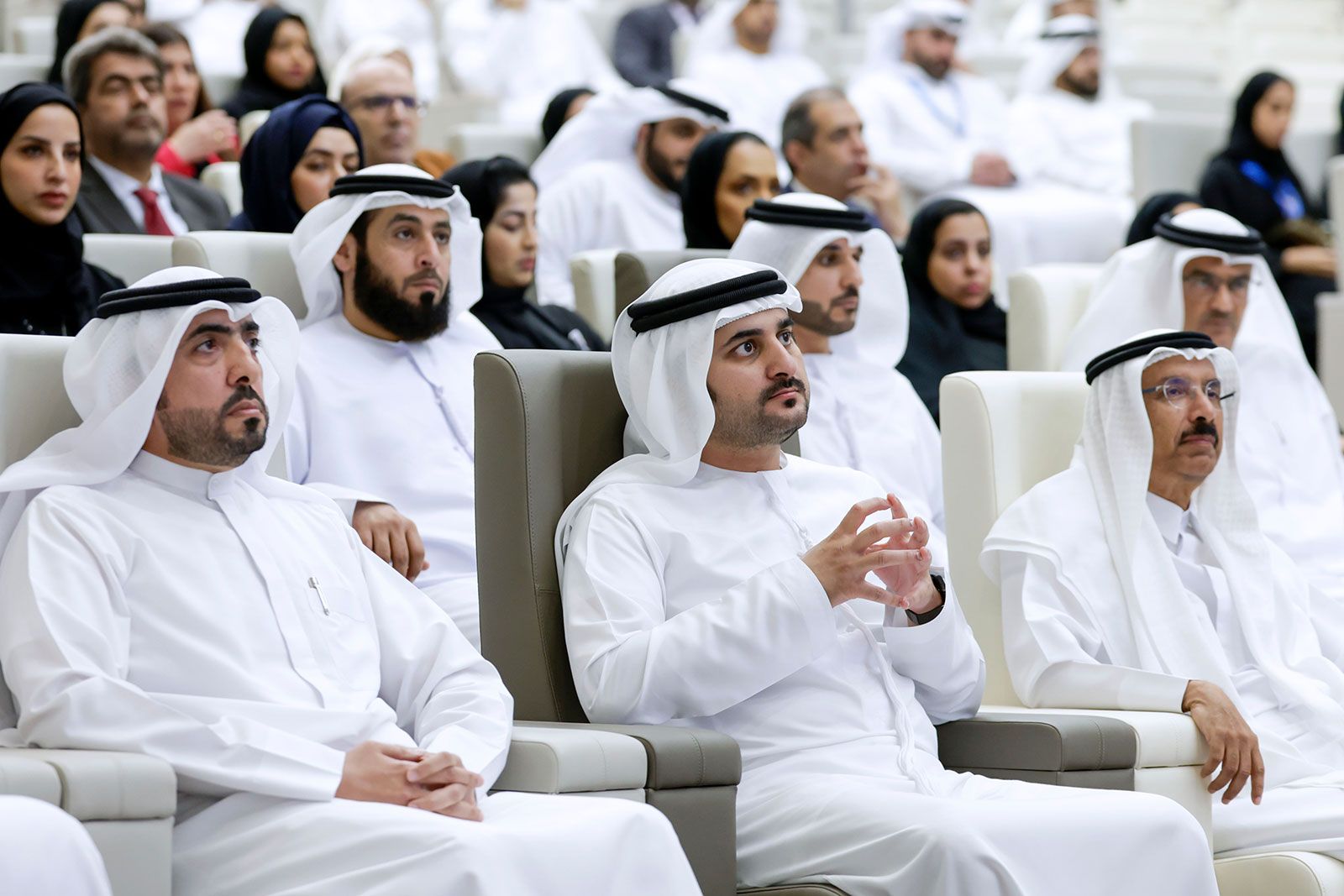 مكتوم بن محمد: المنظومة التشريعية جزءٌ لا يتجزأ من مسيرة دبي التنموية وقوة اقتصاده