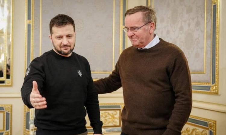 وزير الدفاع الألماني يصل إلى كييف