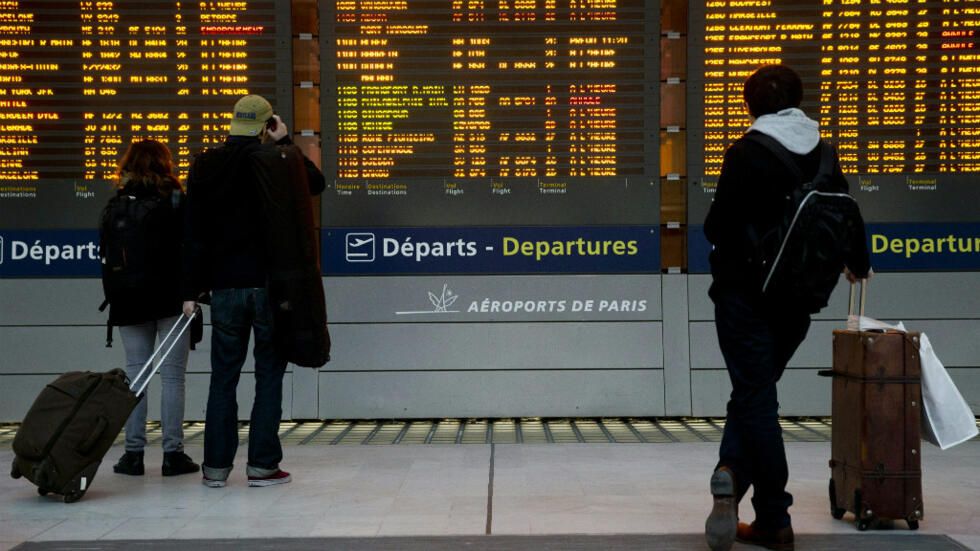 تأخر الرحلات في 7 مطارات فرنسية بسبب إضراب مراقبين جويين