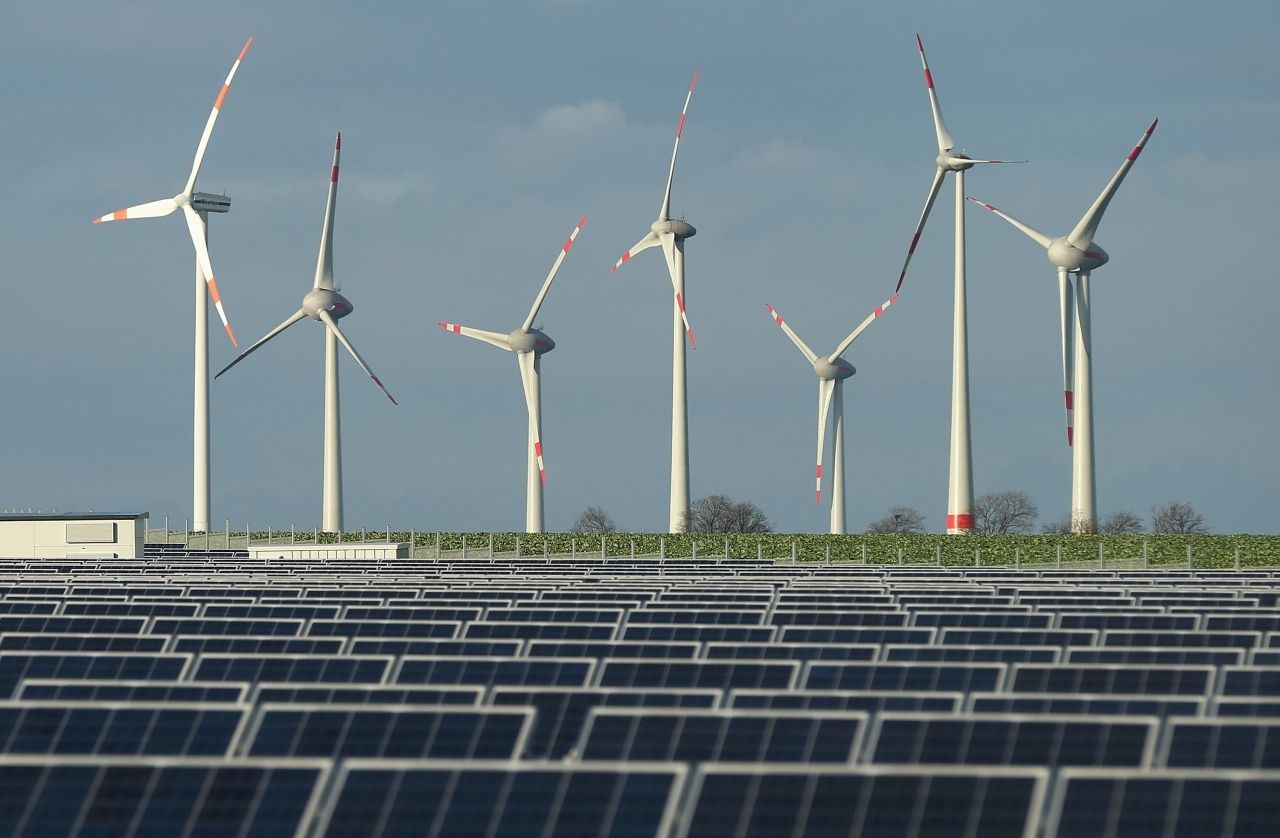 هل من المنطقي الدمج بين شركات الطاقة الخضراء المتعثرة؟