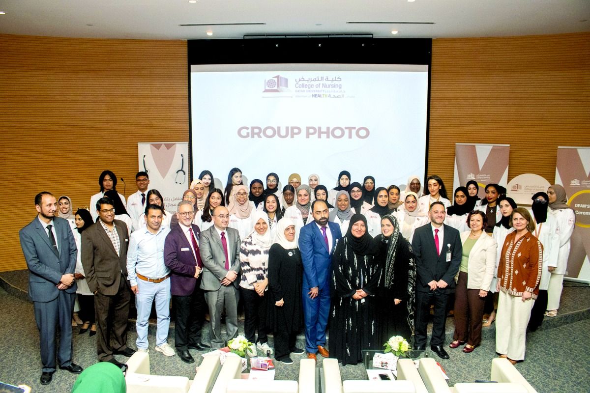 «التمريض» تحتفي بـ «المعاطف البيضاء» و37 متفوقاً